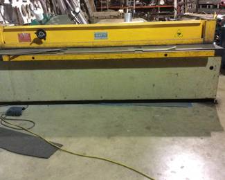 Large Heavy Machinery Sheets Metal Cutters WORKS WELL!