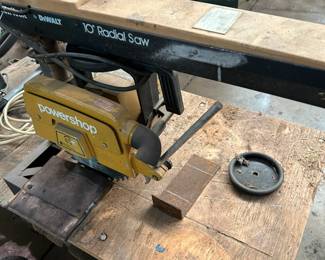 DEWALT SAW