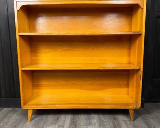 Lot - 33
Rustic Mid-Century Solid Wood Shelves