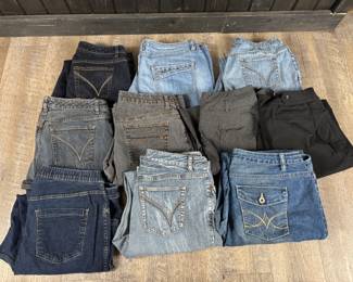 Lot - 69
Venezia Lane Bryant Women's Jeans - Sz 16 - 18