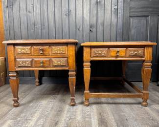 Lot - 21
(2) Vintage Mid Mod Hammary Oak Wood End Tables - Project