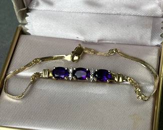 Lot 12 | Small 14K Gold, Amethyst & Diamond Bracelet
