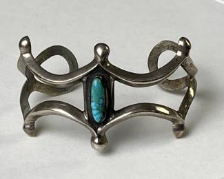 Lot 26 | Sterling Silver & Turquoise Bracelet
