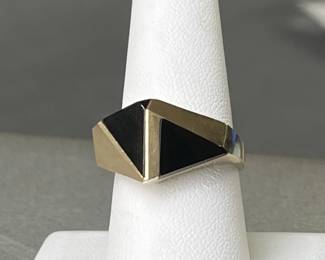 Lot 24 | 14K Gold Ring Size 8
