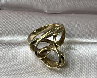 Lot 18 | 14K Gold Ring Size 5.5
