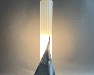 Lot 152 | 1930s Art Deco Chrome & Frosted Glass Lamp
