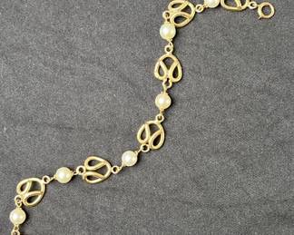 Lot 15 | 14K Gold and Faux Pearl Necklace
