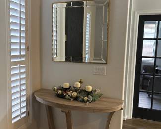Accent Table      Mirror   