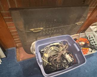 EXTENSION CORDS & POWER STRIPS