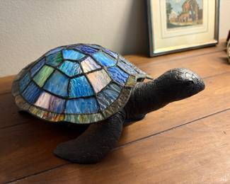 STAINED GLASS TURTLE LAMP