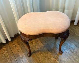 VANITY STOOL
