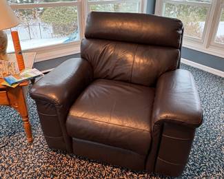 CHATEAU D’AX ITALIAN LEATHER POWER RECLINER 