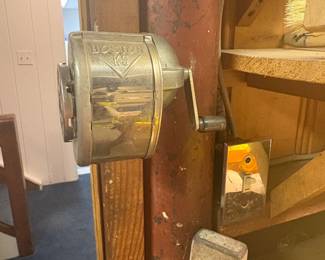 VINTAGE PENCIL SHARPENER 