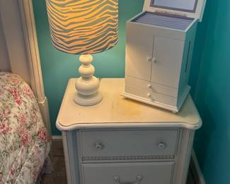 STANLEY NIGHTSTAND 