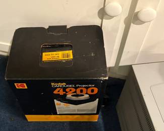 KODAK CAROUSEL PROJECTOR