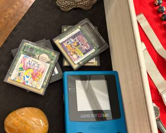 GAMEBOY & CARTRIDGES 