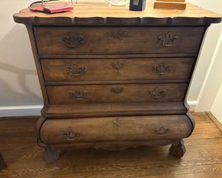 SOLID WOOD BOMBÉ CHESTS