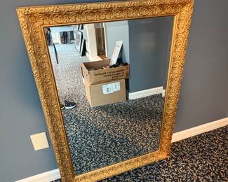 DECORATIVE MIRRORS 