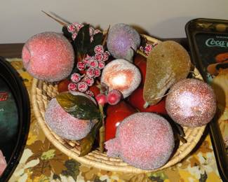 Tis a basket of faux fruit