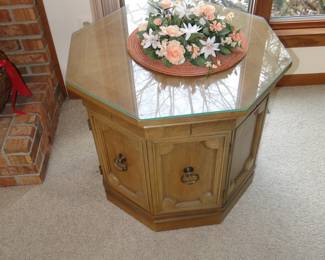 Forgot to mention that the hexagon table has a very nice piece of glass protecting it