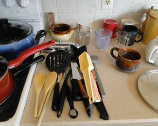 Apparently, we are in need to two phots of the utensils