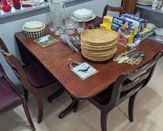 Vintage drop leaf table with leaves and 4 chairs