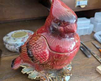 Cardinal bird cookie jar