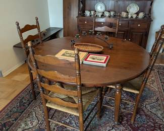 Vintage table with 3 large leaves and 5 chairs