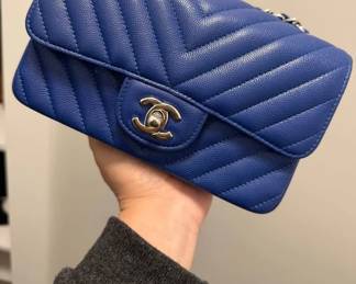 Chanel caviar chevron bag