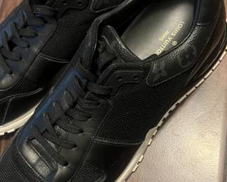Louis vuitton sneakers 9.5