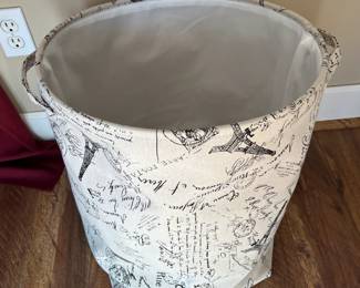 Clothes hamper