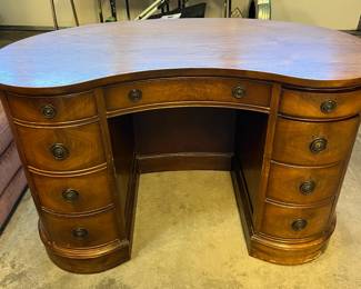 1940s kidney desk