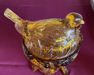Westmoreland robin on nest dish