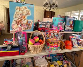 VINTAGE GAMES & PUZZLES