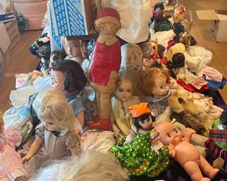 VINTAGE & ANTIQUE DOLLS GALORE! AWESOME COLLECTION