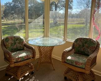 VINTAGE GLASS TOP RATTAN/WICKER TABLE & CHAIRS