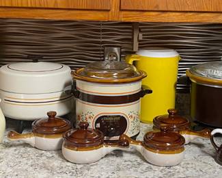 RETRO CROCKPOT, 1960’S TIN WHEAT CANISTER SET BY CHEINCO