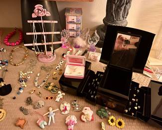 VINTAGE CHILDREN’S JEWELRY INCLUDING ADORABLE CHILDREN’S ADJUSTABLE RING COLLECTION!