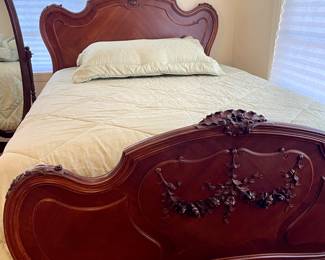 ANTIQUE QUEEN HEADBOARD/FOOTBOARD, KING SIZE COMFORTER SET