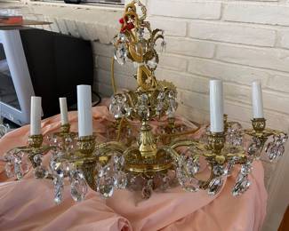 VINTAGE EXQUISITE GOLD PLATED CRYSTAL CHANDELIER