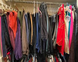 WOMEN’S CLOTHING. WORK OUT CLOTHES