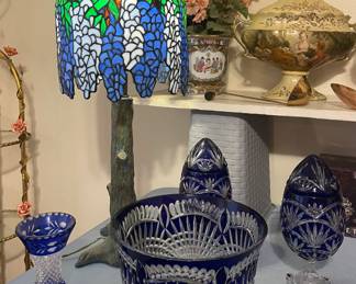 VINTAGE BLUE CUT TO CLEAR CRYSTAL BOWL & OTHER BEAUTIFUL BLUE CUT TO CRYSTAL PIECES! GORGEOUS TIFFANY STYLE WISTERIA LAMP