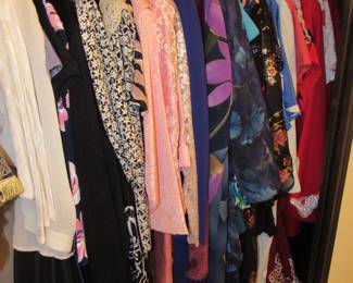 Women's dresses - vintage and modern! Sizes Med - Large