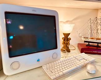 Apple E Mac computer with original box