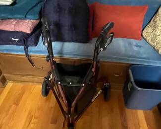 3 wheel rollator