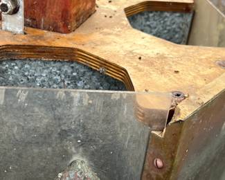 counterbalanced mechanism makes it easy to move up and down for loading/maintenance
