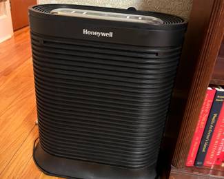 Air purifier (slightly used, great shape)