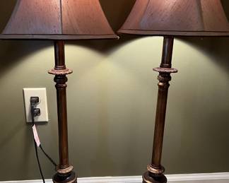 Wood base accent lamps