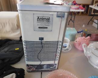 Vintage Tin Refrigerator (Back)