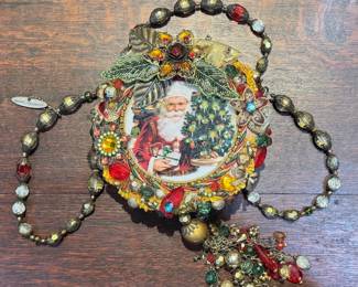 Mary Frances Santa Purse